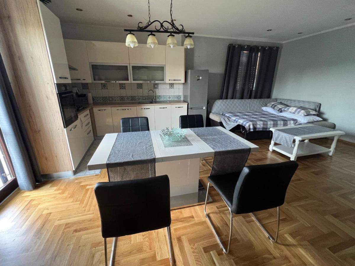 Apartments And Pansion M&R Turanj Exterior foto